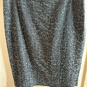 Dana Buchman straight skirt